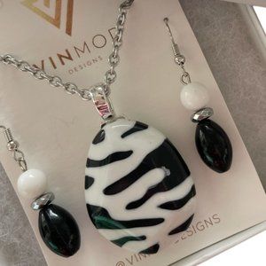 VINMOD Designs Repurposed Black & White Zebra Necklace & Earring Set 20"